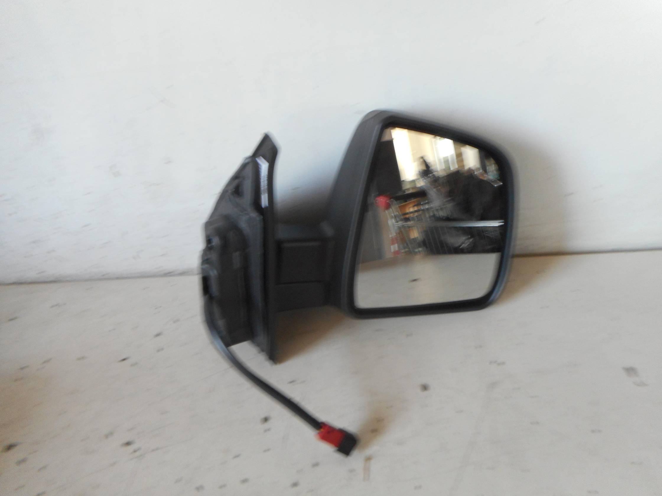 Retrovisore est. regolaz. elettr. dx.